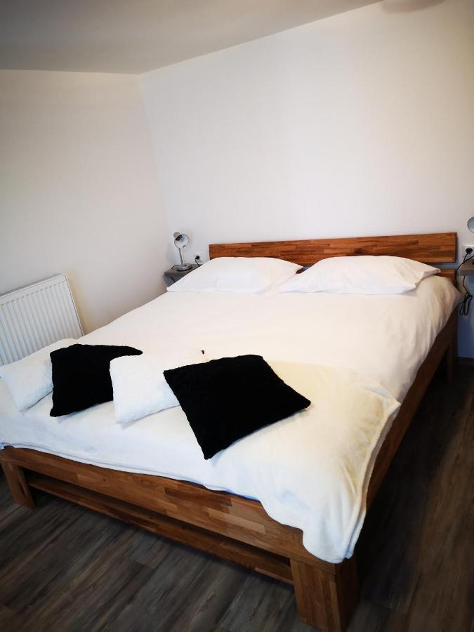 Apartments Ema Подчетртек Экстерьер фото